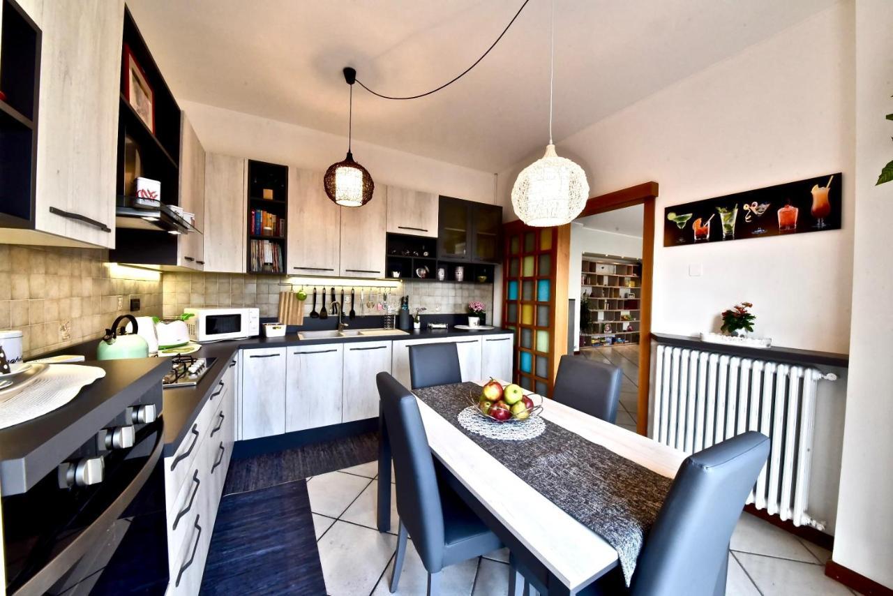Modern Apartment Halfway Between Milan And Como Cogliate Exteriör bild