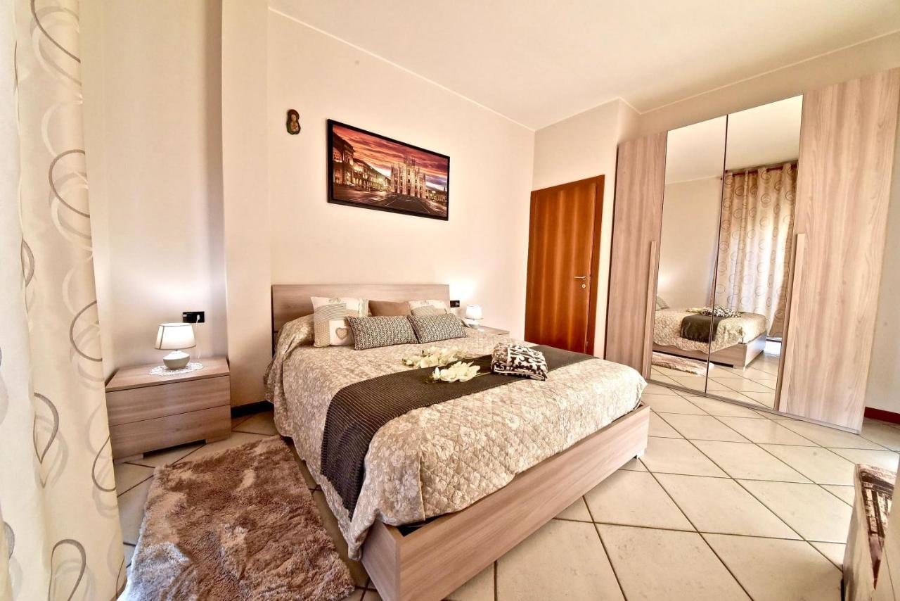 Modern Apartment Halfway Between Milan And Como Cogliate Exteriör bild