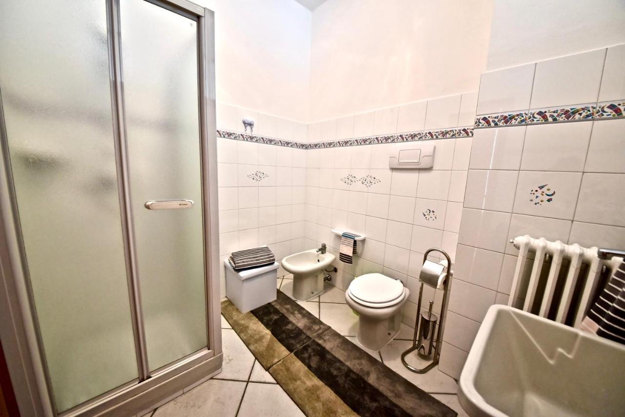 Modern Apartment Halfway Between Milan And Como Cogliate Exteriör bild