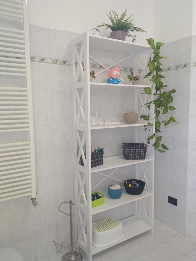 Modern Apartment Halfway Between Milan And Como Cogliate Exteriör bild