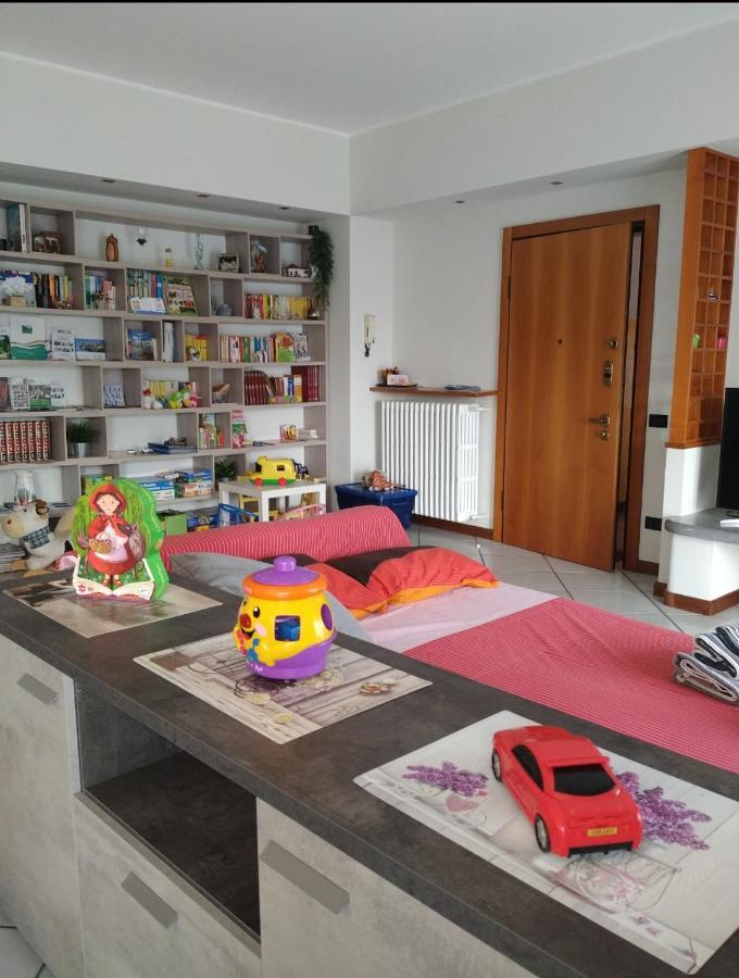 Modern Apartment Halfway Between Milan And Como Cogliate Exteriör bild